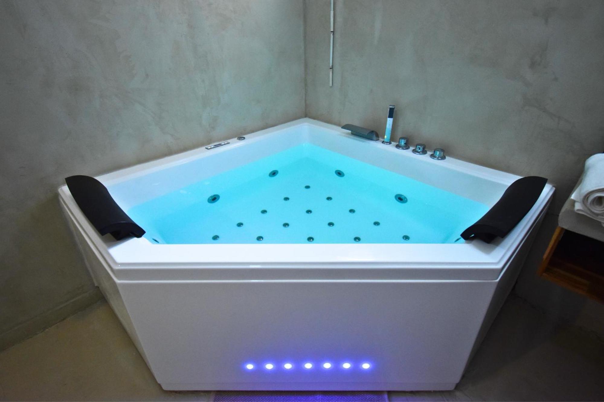 Oasis Bath Et Jardin Parisien Apartment Aubervilliers